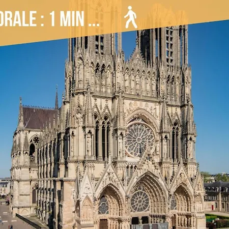 So Guest, Clou Dans Le Fer, Modern Near Cathedral アパート *