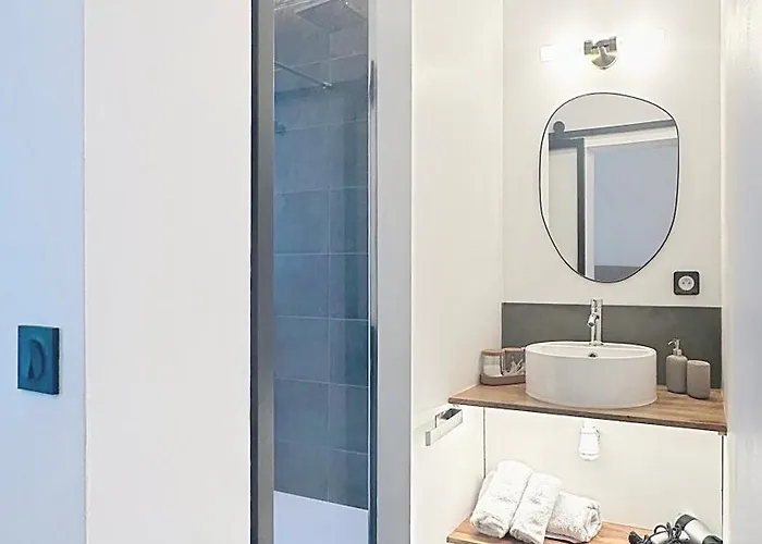 So Guest, Clou Dans Le Fer, Modern Near Cathedral Апартаменты